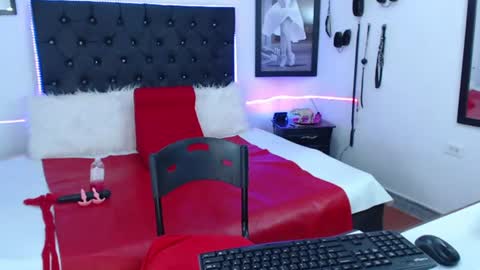 Snapshot of cristal_deep chatting on June 27, 2026, 10:04 pm cristal_deep online show from June 27, 2026, 10:04 pm