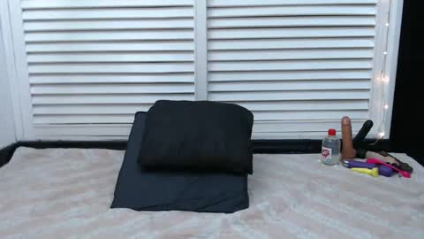 Snapshot of cristal_smith06 chatting on December 19, 2024, 6:34 am Hanna online show from December 19, 2024, 6:34 am