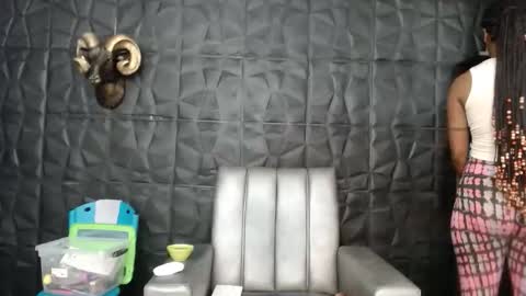 Snapshot of cristal_smith06 chatting on September 12, 2025, 9:31 am Hanna online show from September 12, 2025, 9:31 am