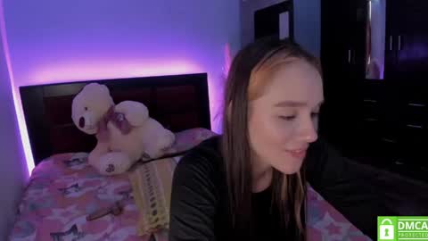 cristal_t2 online show from April 18, 2026, 3:38 pm