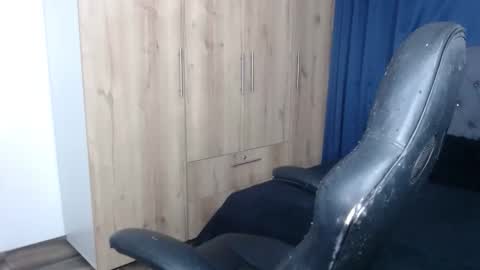 Natalie                      online show from April 7, 2026, 2:01 am