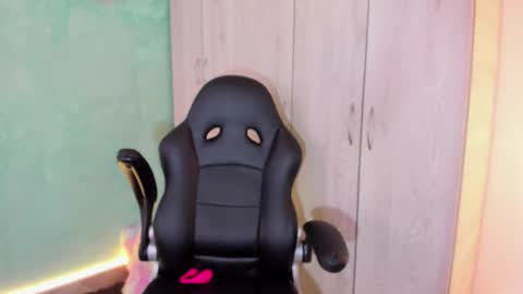 Cristal  online show from December 3, 2025, 6:17 pm