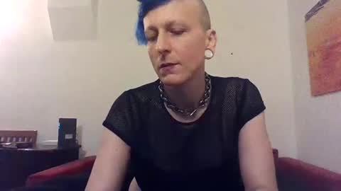 Snapshot of cristallenby chatting on January 17, 2025, 11:06 am Cristall online show from January 17, 2025, 11:06 am