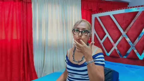 Snapshot of cristalmature chatting on June 3, 2026, 2:33 pm cristalmature online show from June 3, 2026, 2:33 pm