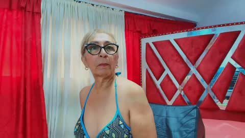 Snapshot of cristalmature chatting on June 5, 2026, 3:18 pm cristalmature online show from June 5, 2026, 3:18 pm