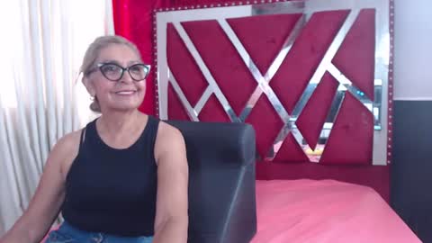 Snapshot of cristalmature chatting on June 17, 2026, 3:35 pm cristalmature online show from June 17, 2026, 3:35 pm