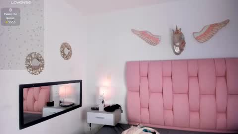 cristal online show from February 1, 2025, 12:37 pm