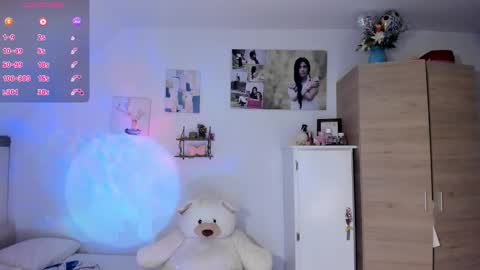 cristal online show from November 18, 2025, 12:31 pm