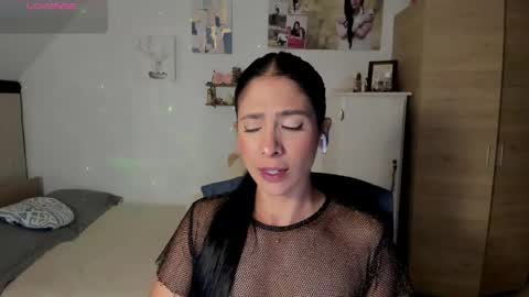 veronika online show from April 19, 2026, 3:39 am