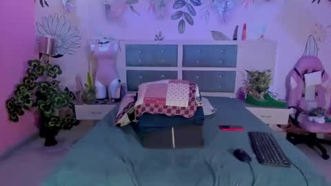 Snapshot of cristhy_huge_cockts chatting on October 6, 2025, 9:34 pm cristhy_huge_cockts online show from October 6, 2025, 9:34 pm