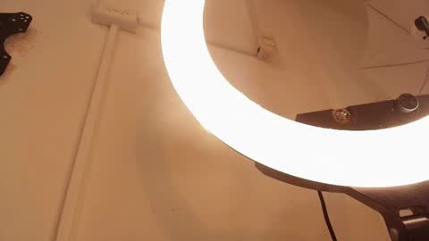 Cris  online show from April 12, 2026, 6:46 pm