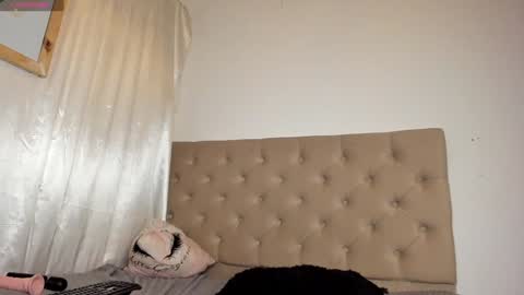 Snapshot of cristina_fernando chatting on January 10, 2025, 12:27 am soycriss online show from January 10, 2025, 12:27 am