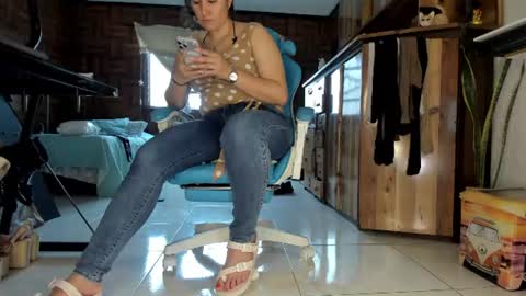 Snapshot of cristinavanegas chatting on July 5, 2026, 6:15 pm Julieta online show from July 5, 2026, 6:15 pm