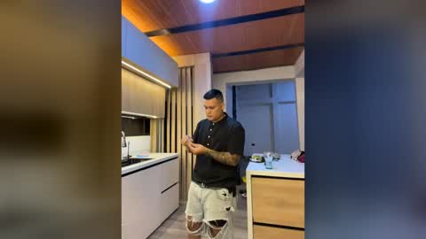 cristopher_011 online show from July 29, 2026, 11:47 pm
