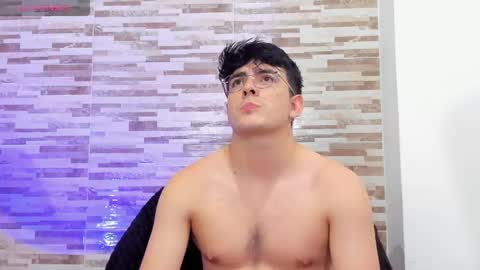 Snapshot of cristopher_russo chatting on May 16, 2026, 12:29 am CRISTOPHER online show from May 16, 2026, 12:29 am