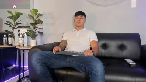 Cristopher online show from April 7, 2026, 12:05 pm