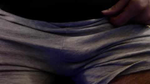 crocken_bisc online show from November 3, 2025, 4:52 pm