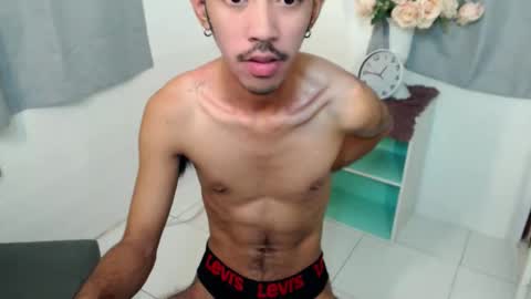 Snapshot of crocodale chatting on October 10, 2025, 10:20 pm crocodale online show from October 10, 2025, 10:20 pm