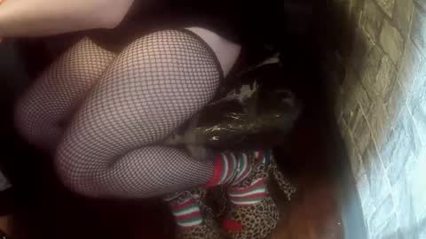 crossdresser krystal online show from December 22, 2025, 7:44 pm