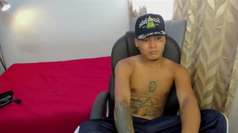 Snapshot of crow_black00 chatting on September 30, 2025, 5:07 pm crow_black00 online show from September 30, 2025, 5:07 pm