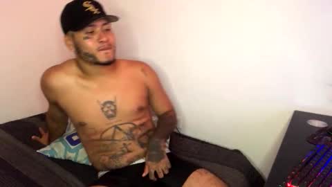 Snapshot of crow_black00 chatting on April 16, 2026, 3:13 pm crow_black00 online show from April 16, 2026, 3:13 pm