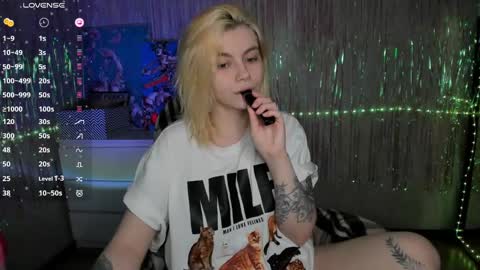 Snapshot of cryptobjgirlv2 chatting on February 13, 2025, 2:52 pm Lilith online show from February 13, 2025, 2:52 pm