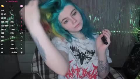 Snapshot of cryptobjgirlv2 chatting on September 30, 2025, 6:02 pm Lilith online show from September 30, 2025, 6:02 pm