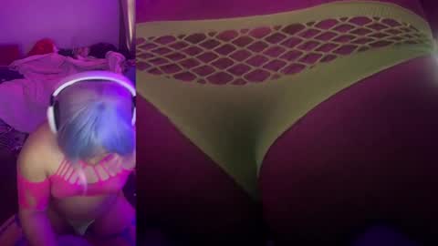 Snapshot of crysisweet chatting on November 3, 2025, 7:37 pm ChrysiCreambunnmommy online show from November 3, 2025, 7:37 pm