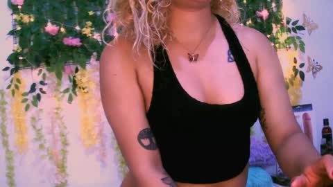 crysrus online show from December 24, 2024, 8:27 pm