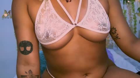 crysrus online show from February 13, 2025, 3:18 am