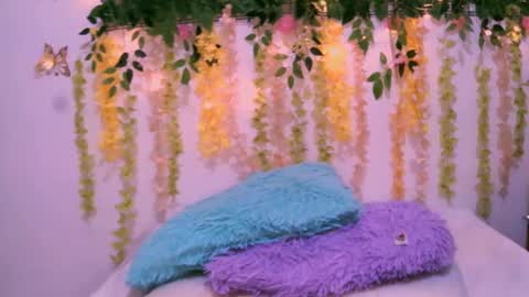 crysrus online show from February 28, 2025, 3:26 am