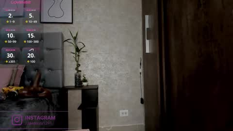 Snapshot of crystal_beennz chatting on September 30, 2025, 3:33 am online show from September 30, 2025, 3:33 am