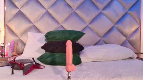 crystal_gilton online show from February 3, 2026, 7:08 pm