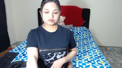 Snapshot of crystal_milkmature chatting on February 4, 2025, 11:16 pm Crystal Milf online show from February 4, 2025, 11:16 pm