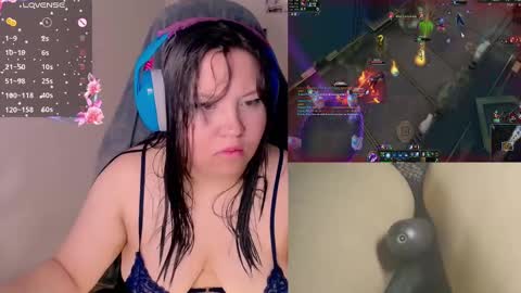 Snapshot of crystal_velvet01 chatting on December 5, 2024, 3:48 am crystal online show from December 5, 2024, 3:48 am