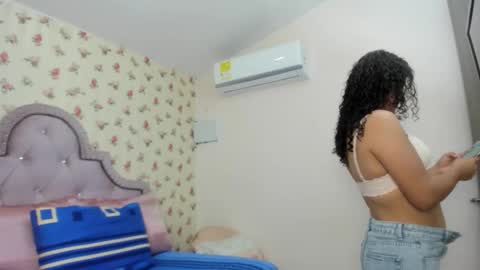 Milf Latina online show from May 16, 2026, 2:05 pm