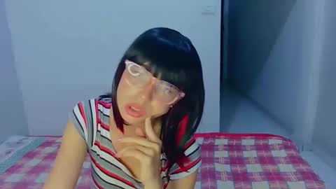 crystal_weber04 online show from February 18, 2026, 4:08 am