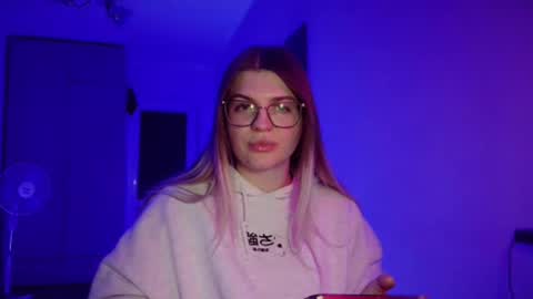 crystalblush01 online show from April 30, 2026, 8:57 pm