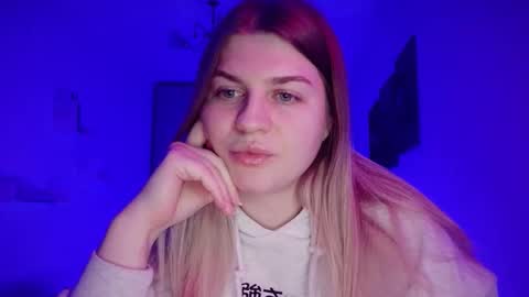 crystalblush01 online show from May 2, 2026, 6:13 pm