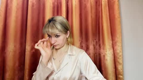 Snapshot of crystalfever_ chatting on May 16, 2026, 7:56 pm Mary online show from May 16, 2026, 7:56 pm