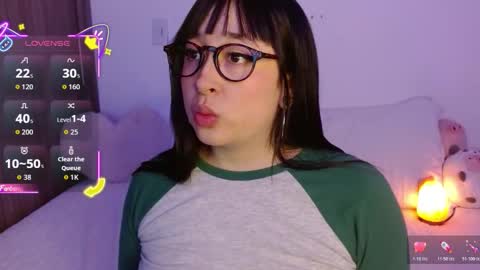 Snapshot of crystalitesq chatting on October 24, 2025, 12:52 am Olivia online show from October 24, 2025, 12:52 am