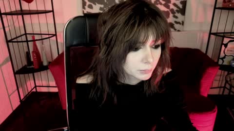 crystallbloom online show from April 5, 2026, 10:07 pm