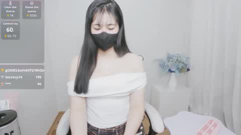 Snapshot of crystallea_ chatting on March 12, 2026, 2:50 am lea online show from March 12, 2026, 2:50 am