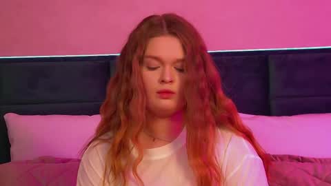 Snapshot of crystallyons chatting on September 8, 2025, 6:07 pm Crystal online show from September 8, 2025, 6:07 pm