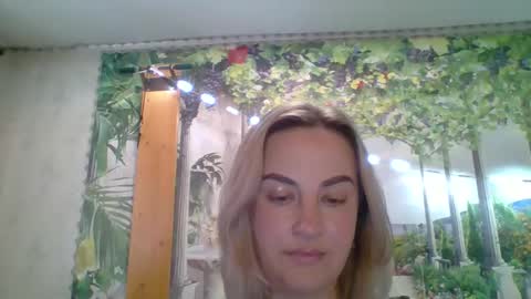 Snapshot of crystalqueen888 chatting on March 29, 2026, 8:14 am Julianna online show from March 29, 2026, 8:14 am