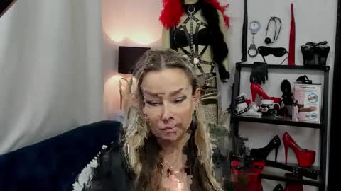 Snapshot of crystalxohotty chatting on January 5, 2025, 10:53 am CrystalHotty online show from January 5, 2025, 10:53 am