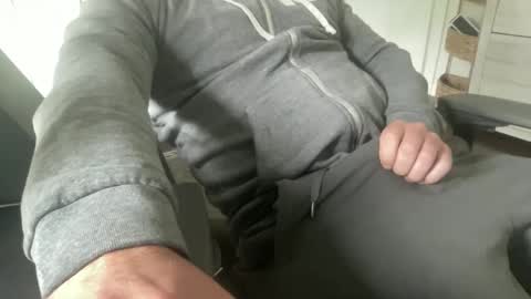 cuckgriff23 online show from May 1, 2026, 5:39 pm