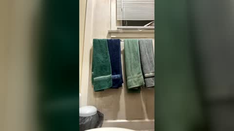 cuckieslut1 online show from April 17, 2026, 11:57 am