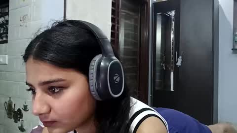 cuddlemuffins online show from April 9, 2026, 2:22 pm