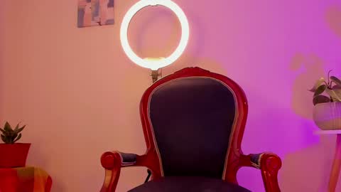 Leonela online show from December 1, 2024, 10:43 pm